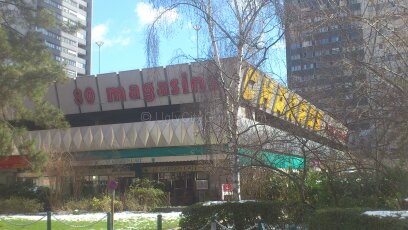 La halle et le centre commercial Charras - Tous pour Courbevoie